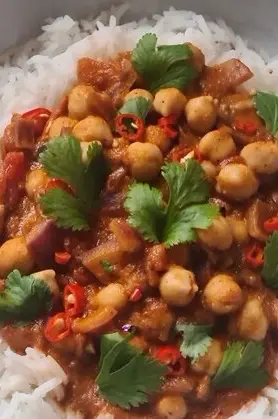 a ten minute chickpea curry served with rice