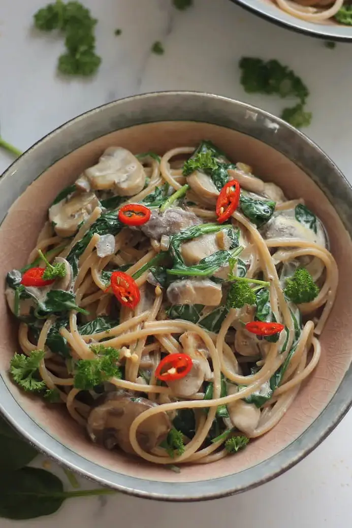 creamy mushroom and spinach pasta
